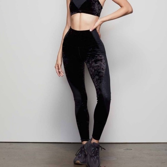 NWT GOOD AMERICAN Black Crushing It Velvet Leopard Print Leggings, Size 5/2XL - Picture 5 of 9